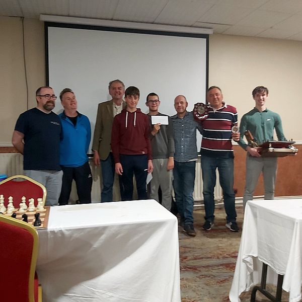 A group photo of prize winners