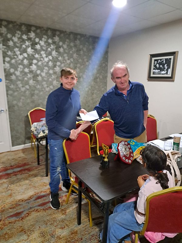 Jamie Enright grading prize in U-1400 section