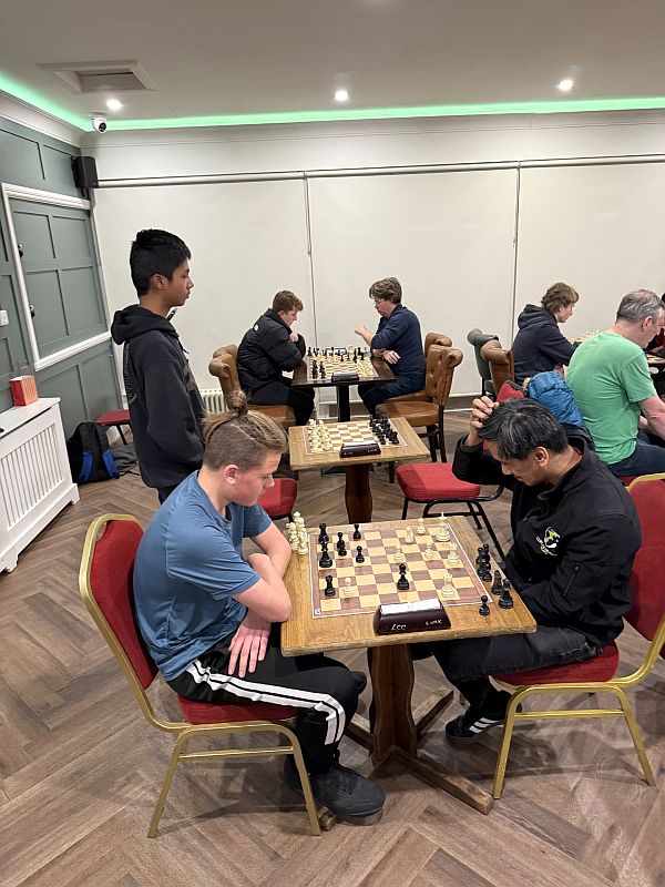 Robert v Kornel Xmas blitz rd 6